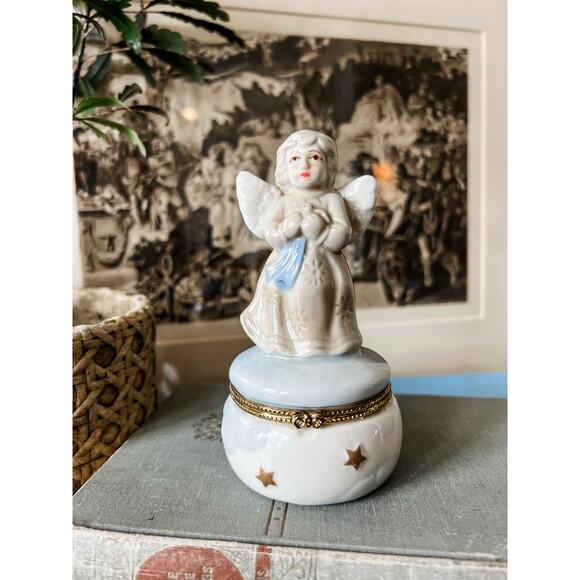 Vintage Angel Porcelain Trinket Box –‎ Greenbrier – 5" Tall - Picture 2 of 5